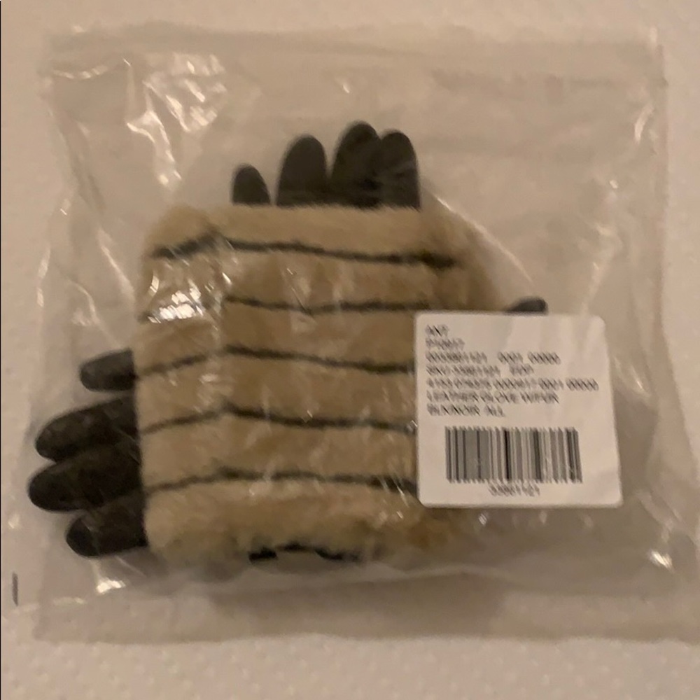 Beautiful Anthropologie Gloves- genuine leather! - Picture 6 of 6